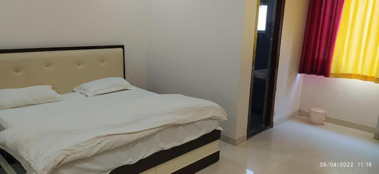 Bhagwan Hotel Gonda ภายนอก รูปภาพ